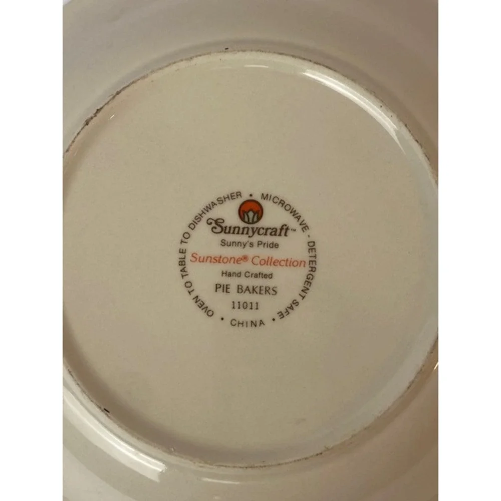 Sunnycraft Sunstone Collection Apple Pie Recipe Ceramic Baker Dish 11011 Cream